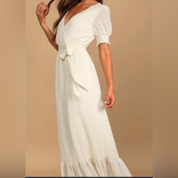Lulus Dresses & Skirts - Lulu’s Sweet Swiss Dot Maxi Dress Creamy Ivory Off White BRIDAL Medium
